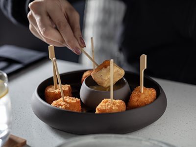 Mac n’ Cheese Lollies